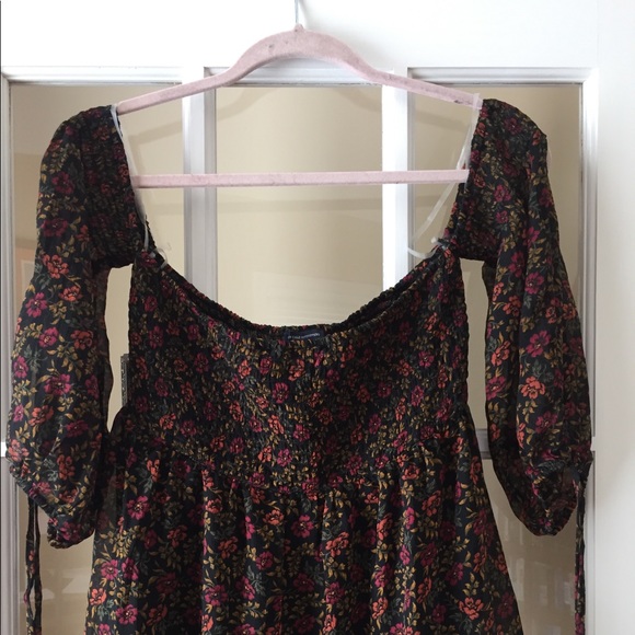 American Eagle Off-the-shoulder Floral Top - Picture 5 of 5